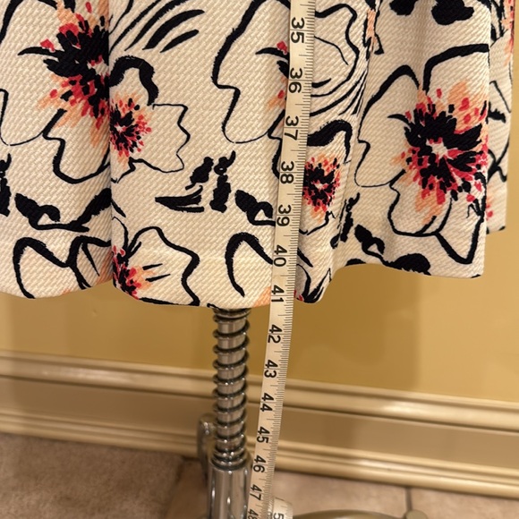 Dress - Picture 8 of 11